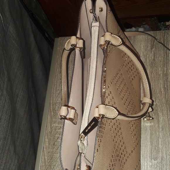 Michael Kors Crossbody - Picture 2 of 7